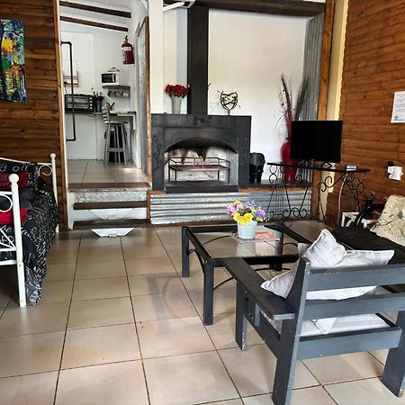 Serenity Guesthouse Klerksdorp Dış mekan fotoğraf