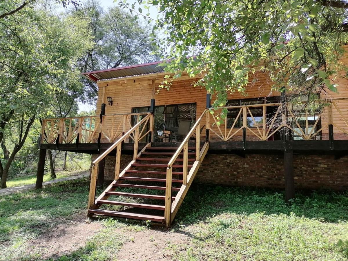 Serenity Guesthouse Klerksdorp Dış mekan fotoğraf