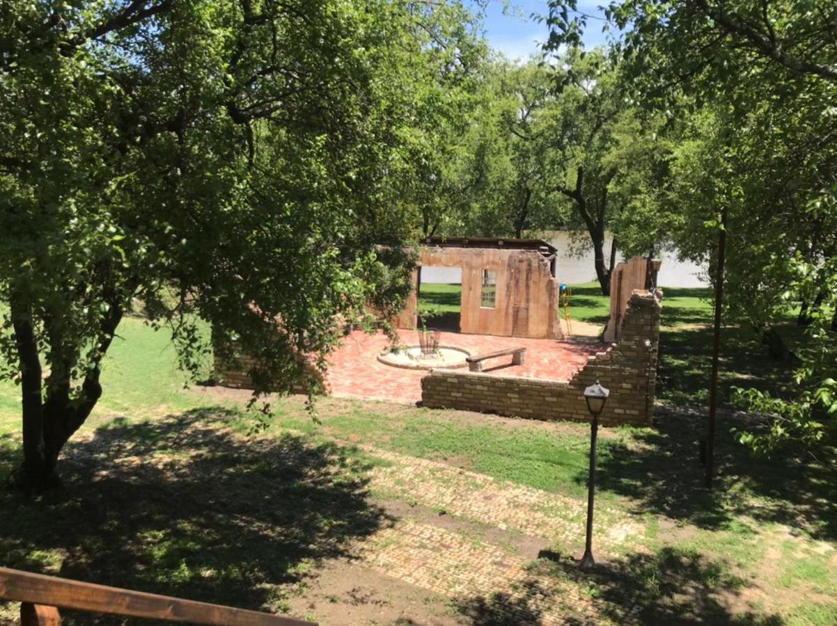 Serenity Guesthouse Klerksdorp Dış mekan fotoğraf