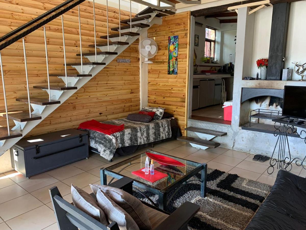 Serenity Guesthouse Klerksdorp Dış mekan fotoğraf