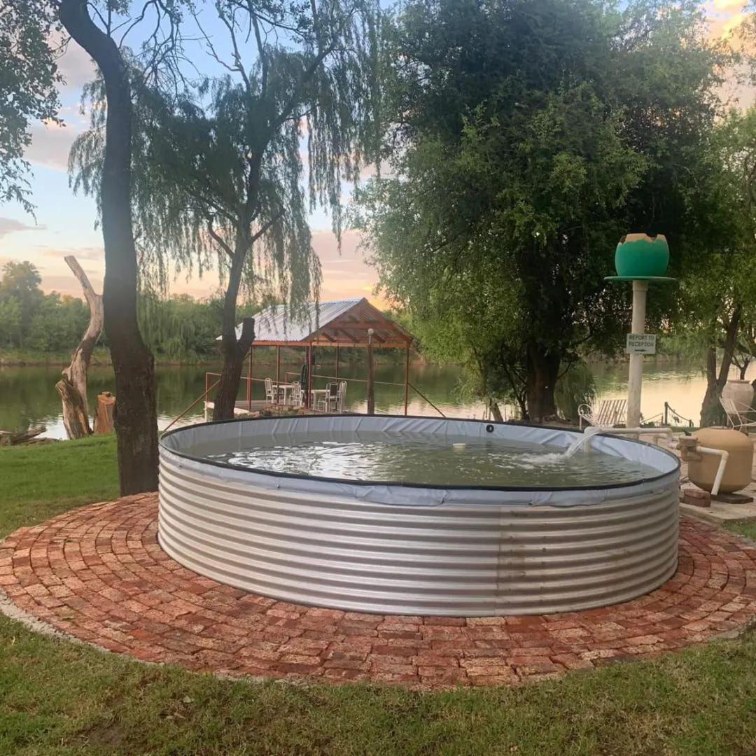 Serenity Guesthouse Klerksdorp Dış mekan fotoğraf