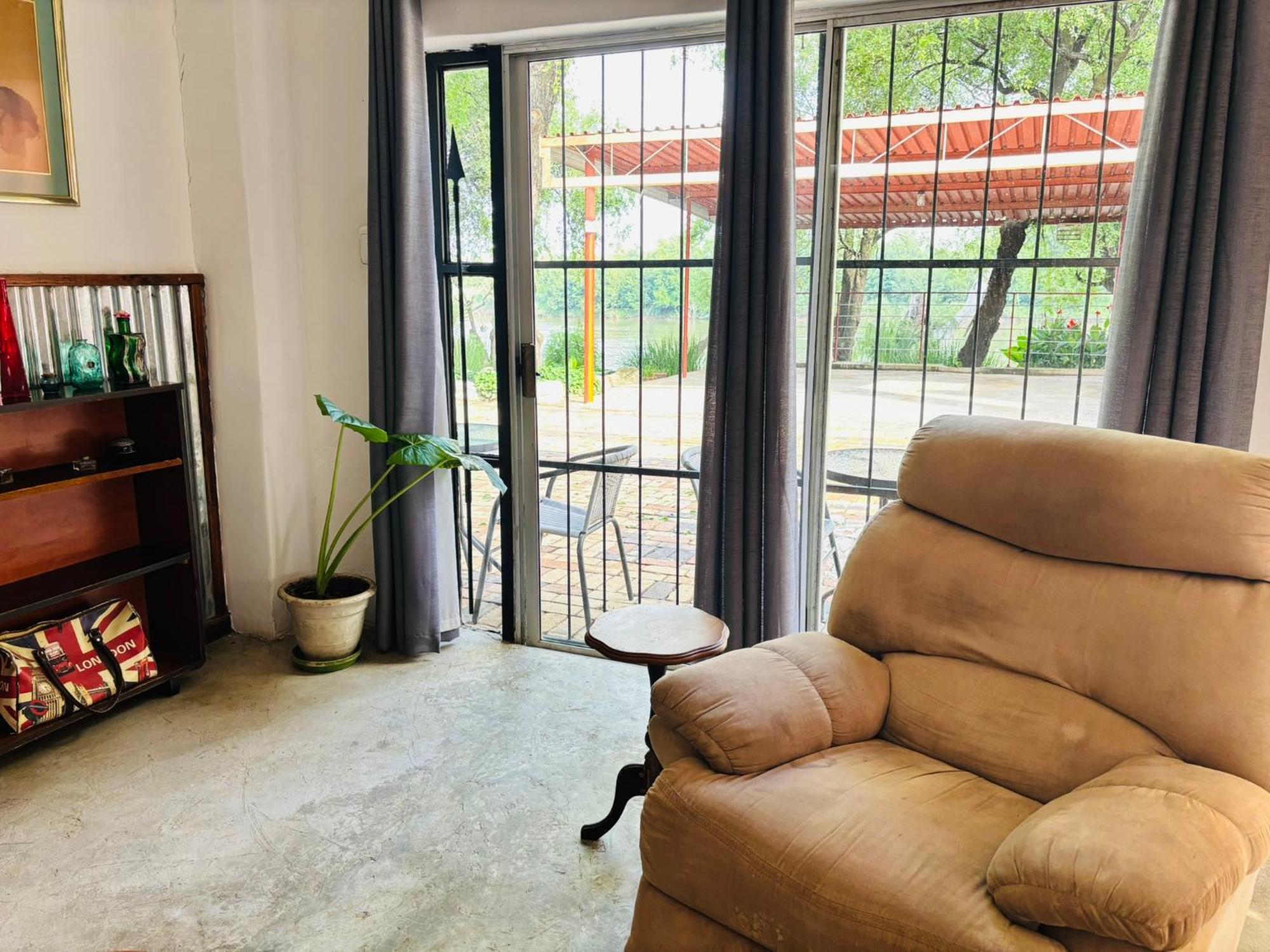 Serenity Guesthouse Klerksdorp Dış mekan fotoğraf