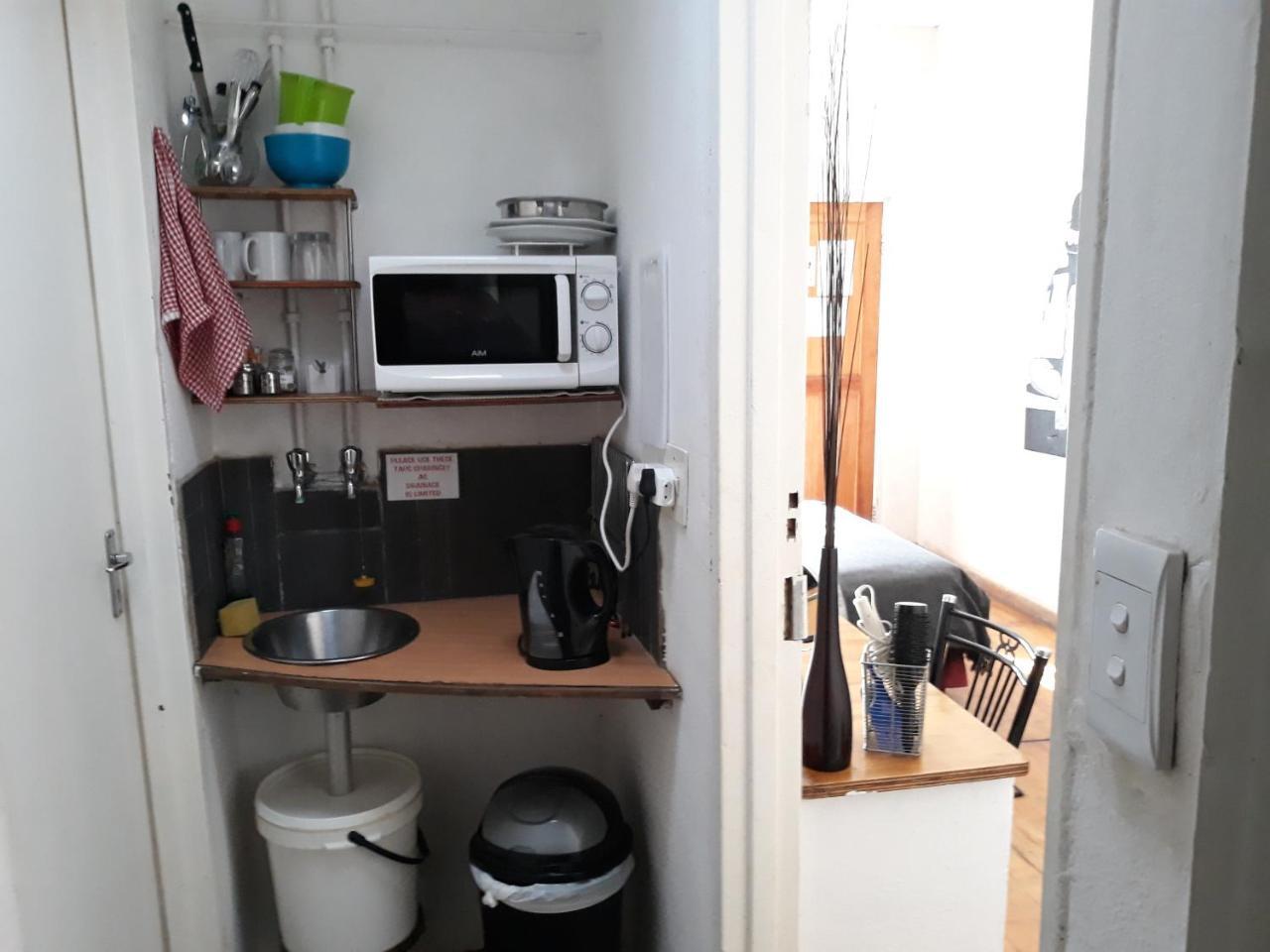 Serenity Guesthouse Klerksdorp Dış mekan fotoğraf